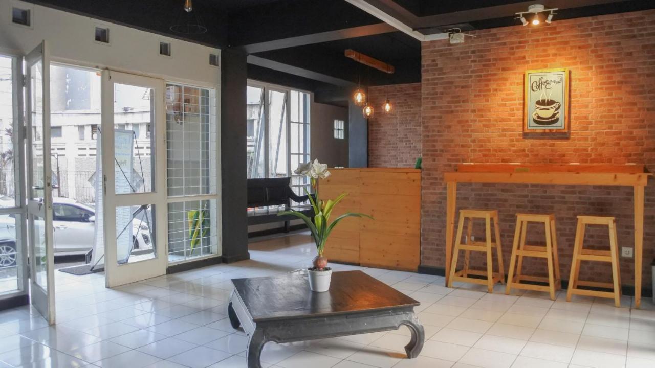 Tempat Tidur & Sarapan Reddoorz At 33
